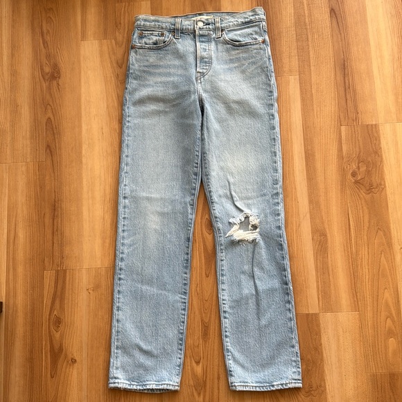 Levi's Wedgie Straight Leg Jeans - Picture 2 of 5